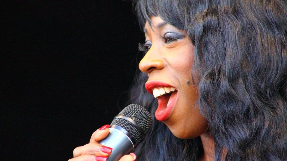 heather small