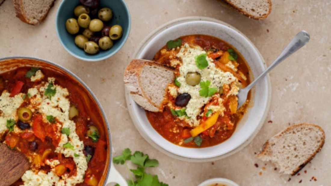 Vegan Shakshuka with crusty bread