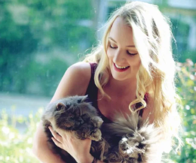 evanna lynch and cat